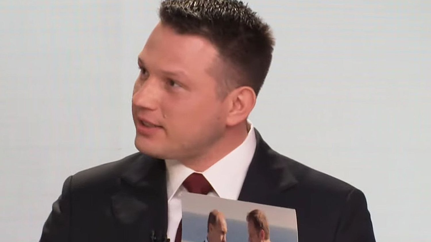 Mentzen z gadżetem na debacie w TV Republika. Pokazał takie zdjęcie
