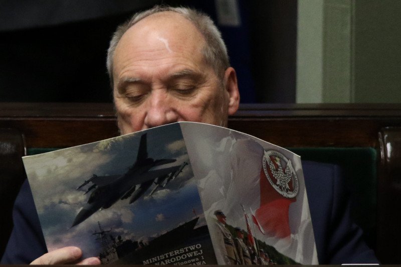 Szef MON Antoni Macierewicz był w mijającym roku obiektem dużego zainteresowania mediów – nie tylko dlatego, że nie potrafił ważyć słów w sprawie Misiewicza i Mistrali. On sam uważa się za szermierza słowa.