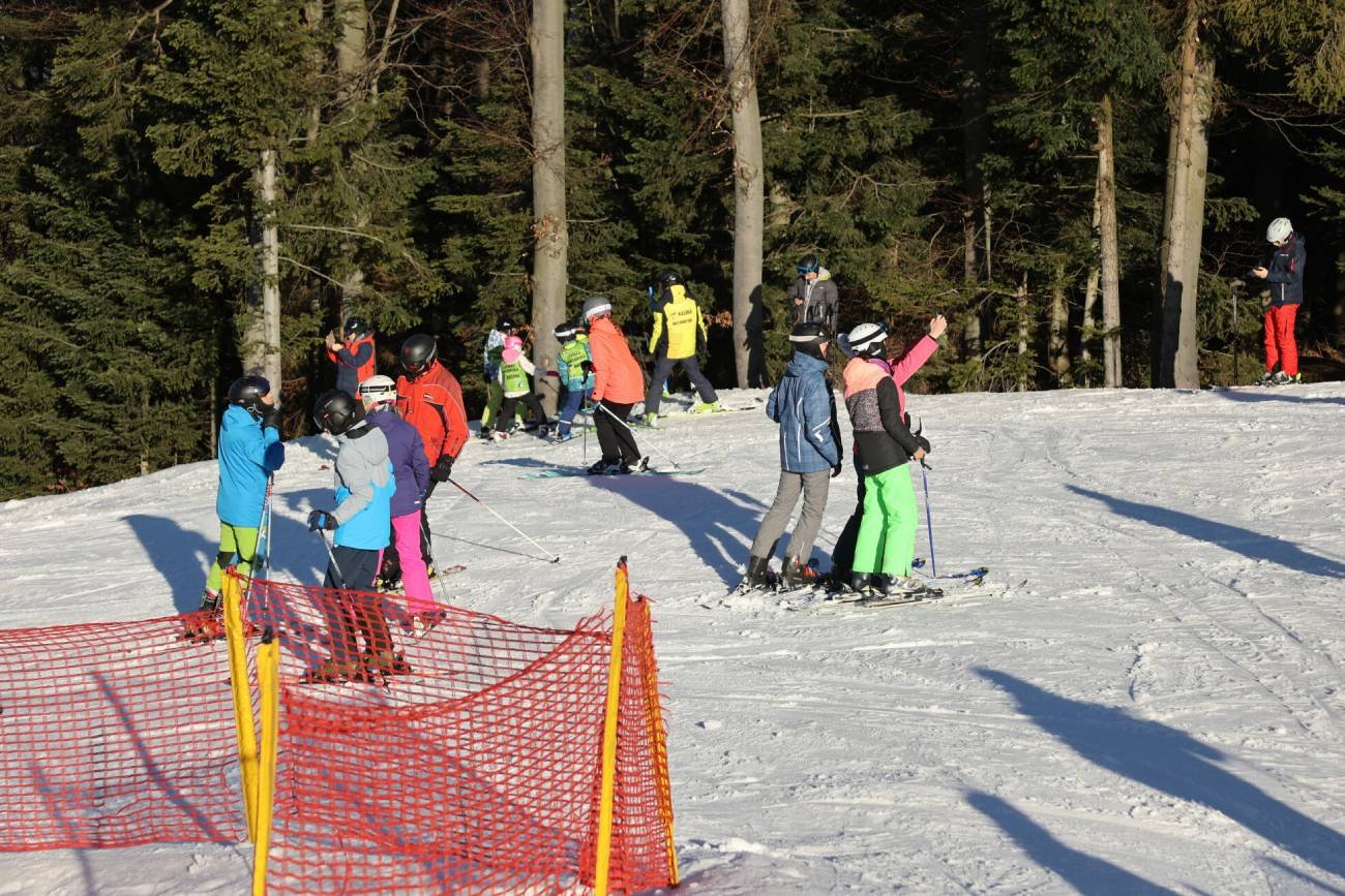 Ferie zimowe 2024/2025. Terminy ferii dla wszystkich województw w roku 2025