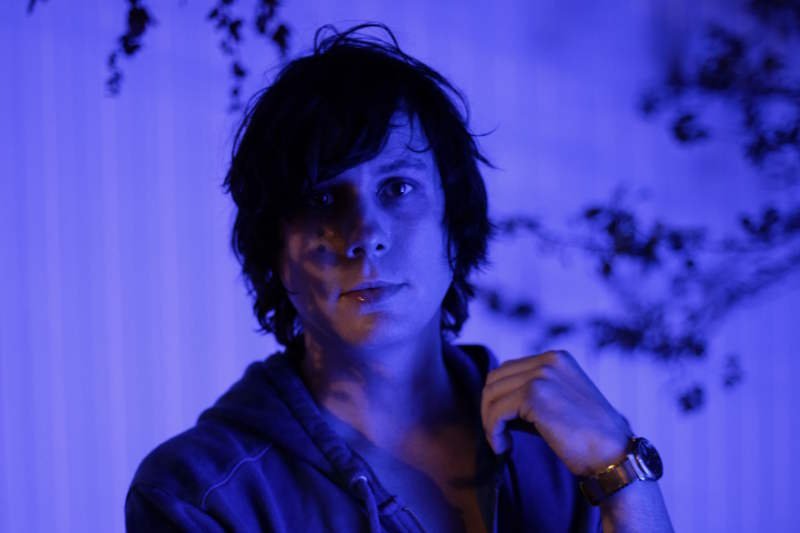 Johnny Jewell w OFF-owych krzakach.