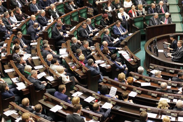 Posłowie PO obawiają się zmiany konstytucji pod ich nieobecność w  Sejmie