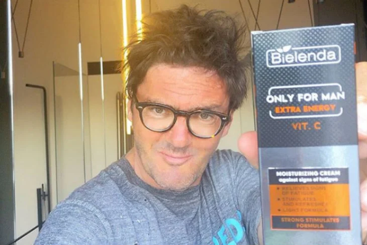 Kuba Wojewódzki reklamuje na Instagramie krem Bielenda.