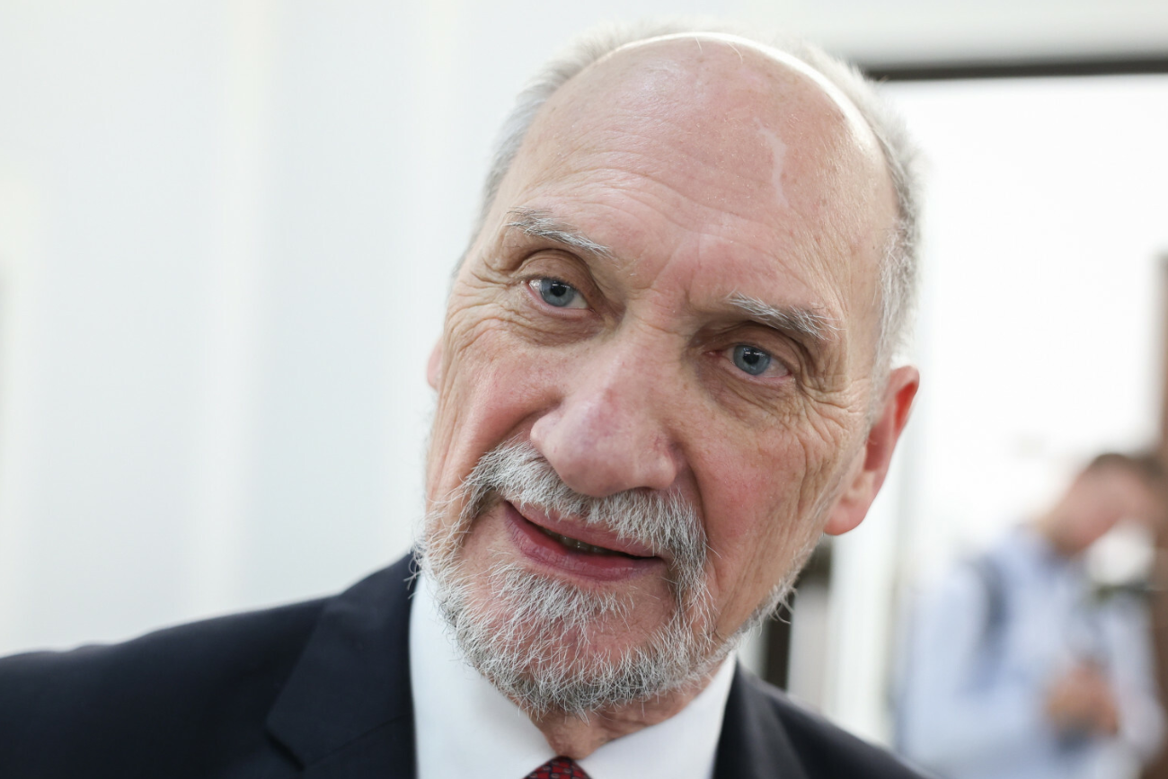 Ujawniono pełną listę członków podkomisji smoleńskiej. Muzykolożka, architekt i "fałszywy pilot"