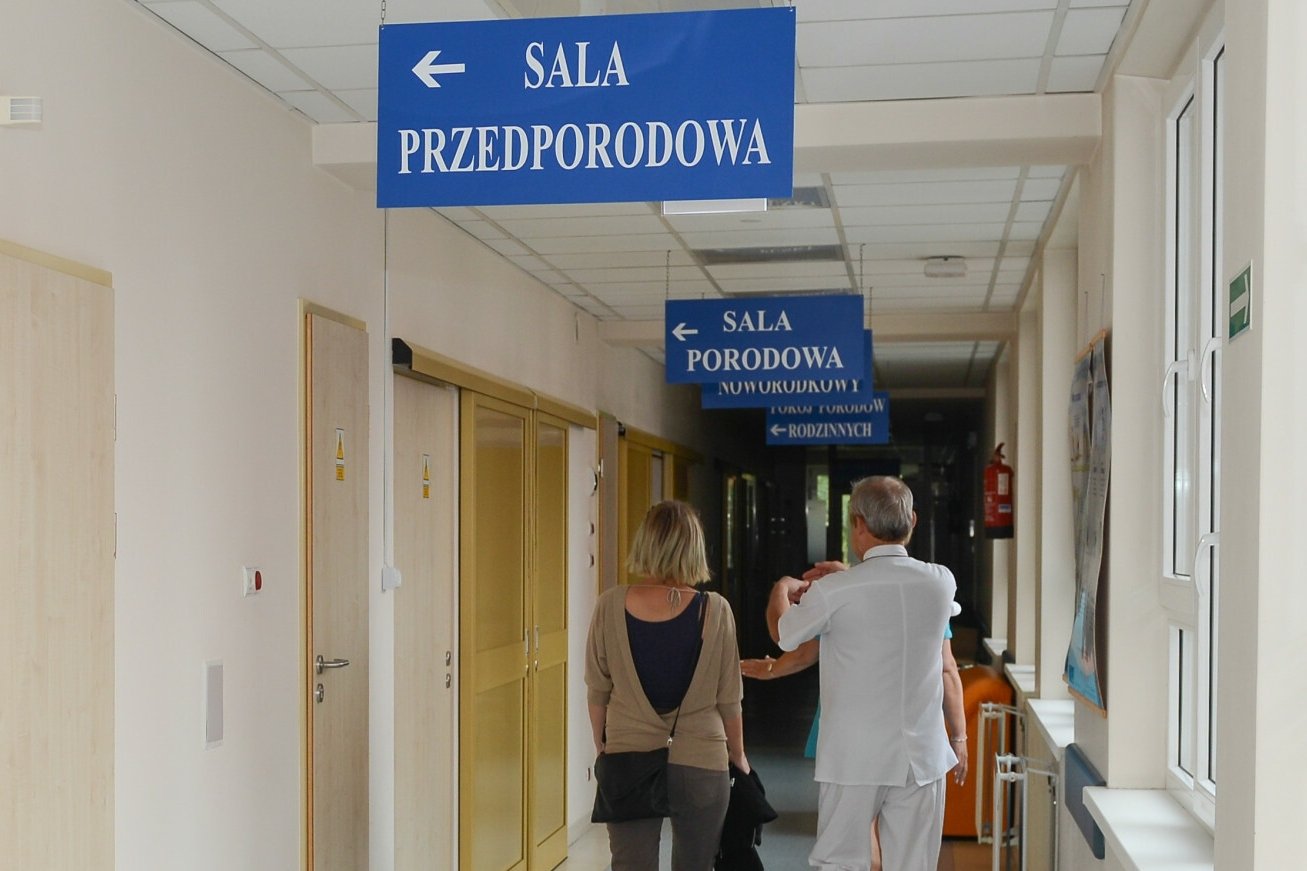 Porodówka w szpitalu. Zdjęcie ilustracyjne.