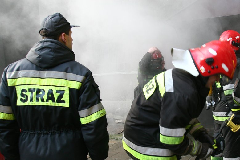 W pożarze na warszawskim Żeraniu zginęło 6 osób (zdjęciu poglądowe)