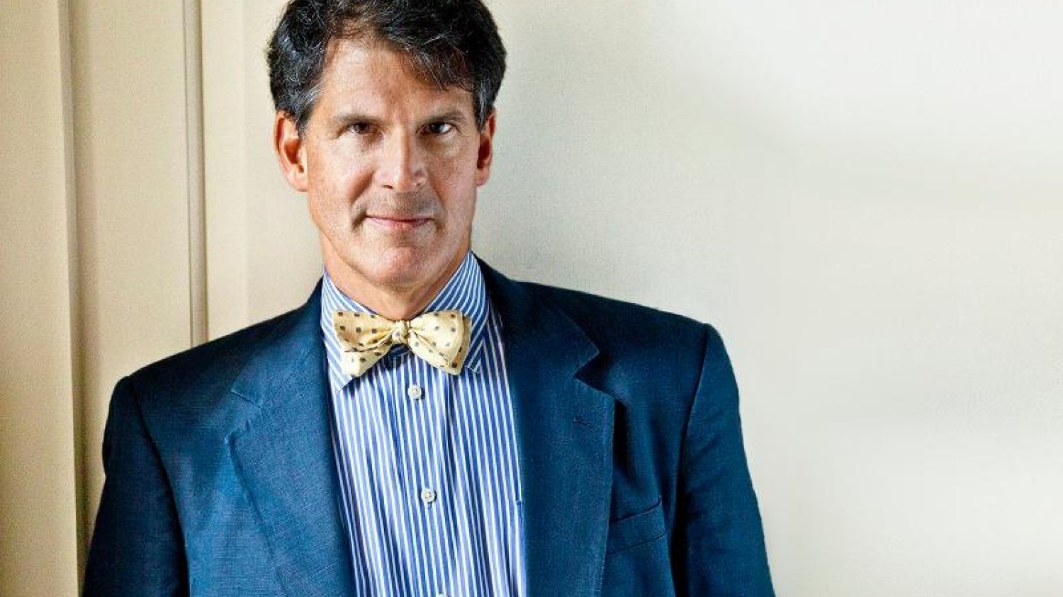 Eben Alexander – neurochirurg, autor książki "Dowód", w której opowiada o tym, jak będąc w śpiączce przez kilka dni oglądał niebo.