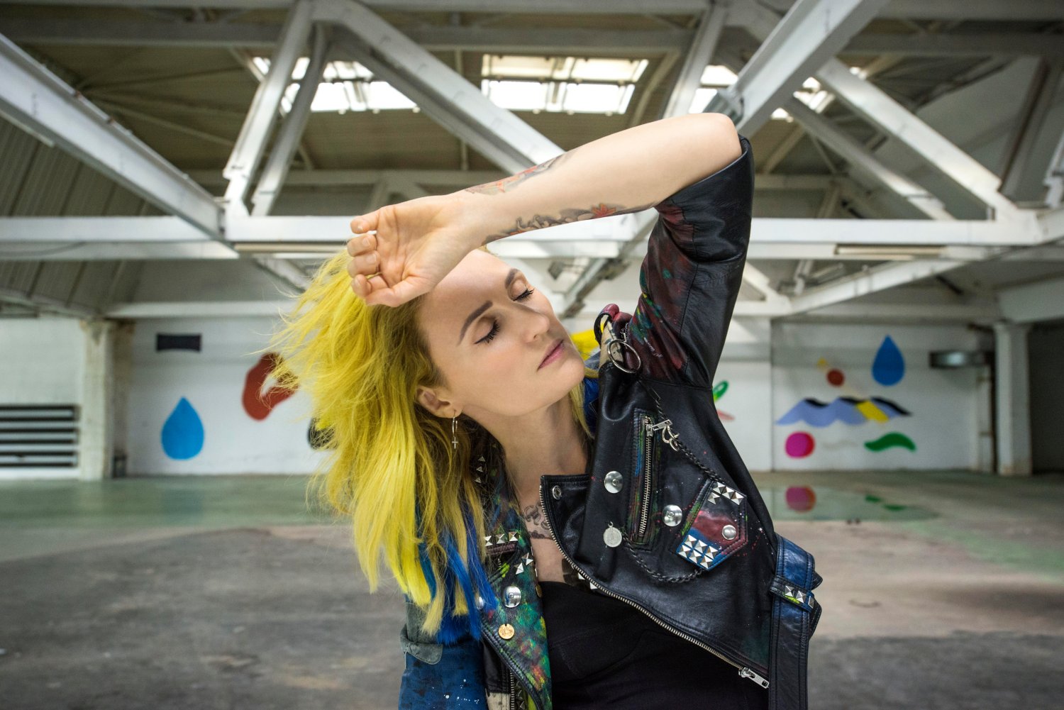 Reni Jusis jesienią wyda swoją ósmą w karierze płytę. Niedawno wypuściła pierwszy promujący ją teledysk: "Tyyyle miłości"