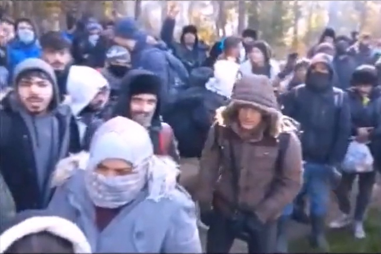 Straż Graniczna pokazała nowe nagranie z granicy z Białorusią.