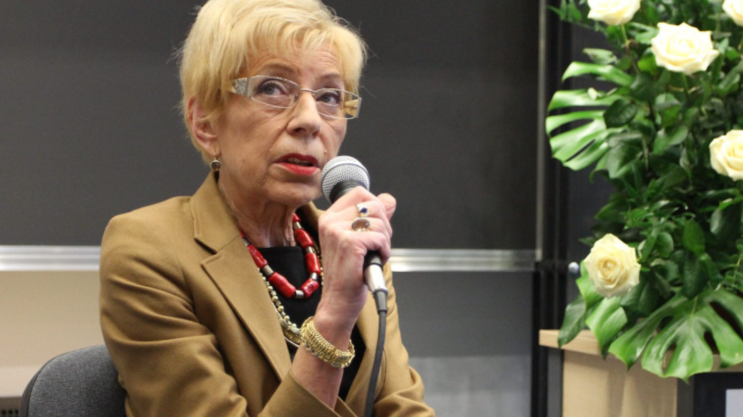 Jak pisze "Wprost", Janina Paradowska spędziła na przyjęciu urodzinowym Sławomira Nowaka "dobre dwie godziny"