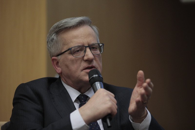 Bronisław Komorowski radził Jarosławowi Kaczyńskiemu, by ten nie wtrącał się w kwestię budowania rodziny.