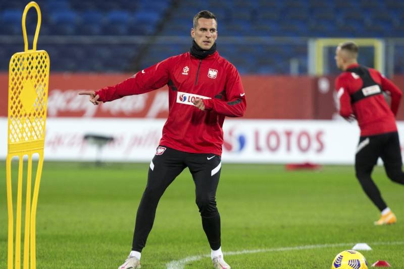 Milik od lata nie zagrał w Napoli ani minuty. Milik nie gra w Napoli. Komentarz Bońka.