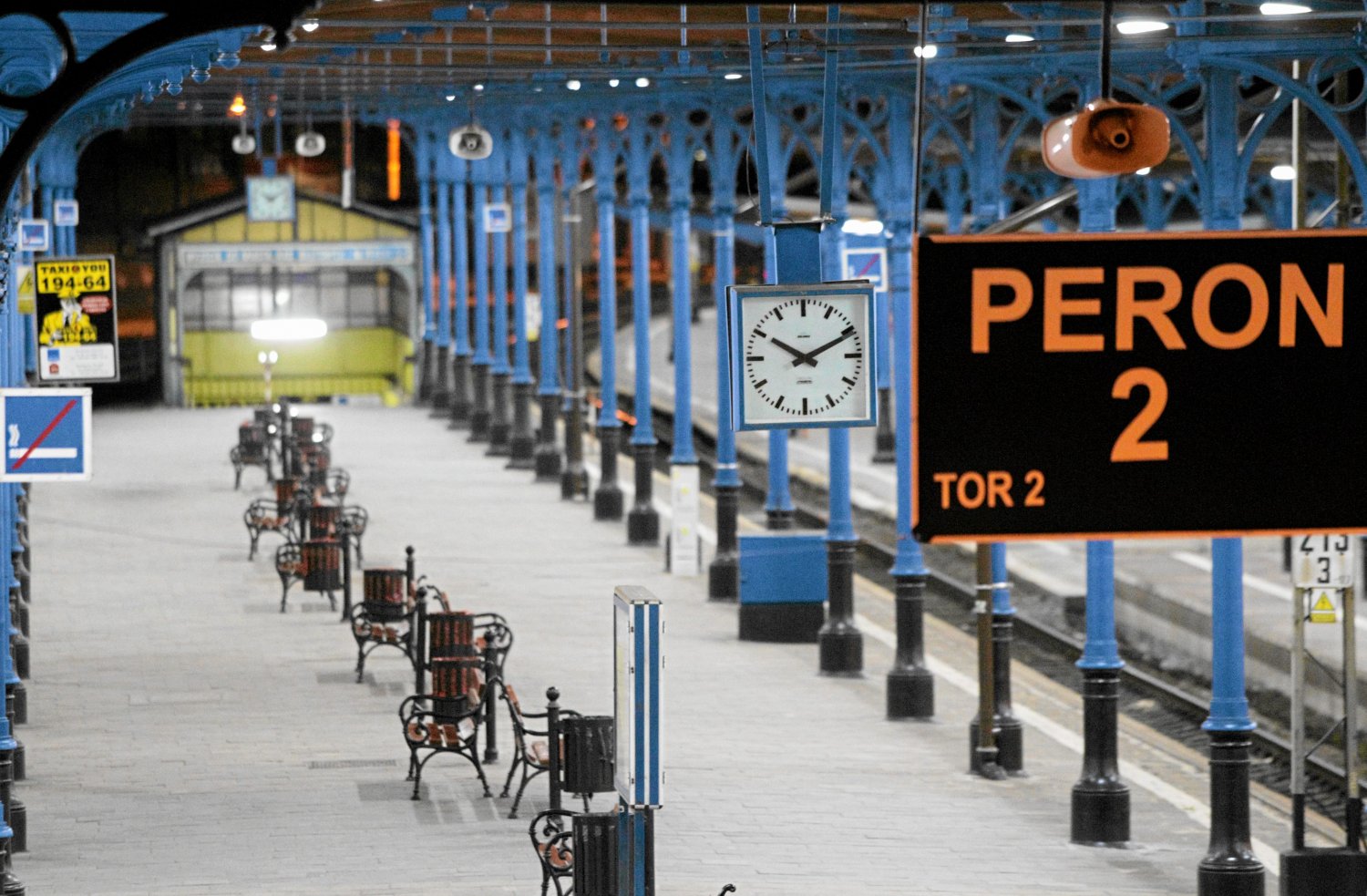 W nocy przestawiamy zegarki. Jak to wpłynie na kursowanie pociągów PKP?