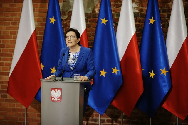 W sprawie uchodźców Ewa Kopacz mówi jak politycy PiS, a nie jak liderka Platformy