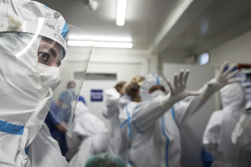 Polski dyplomata wyszedł ze szpitala. Był ewakuowany z Indii po zakażeniu