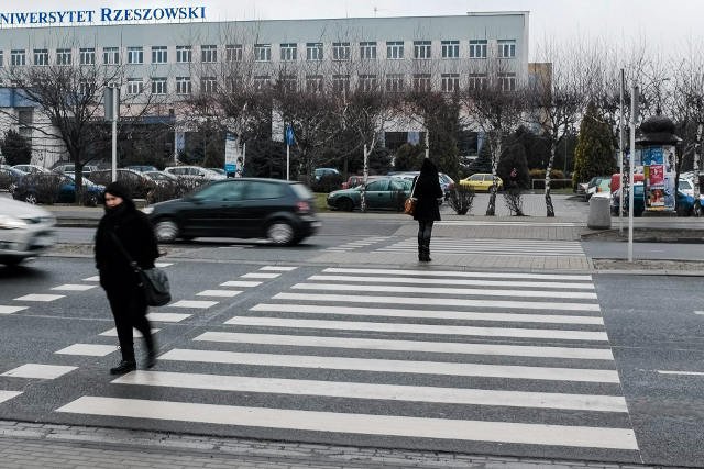 Posłowie, którzy złożyli projekt, mają nadzieję, że poprawi on bezpieczeństwo pieszych