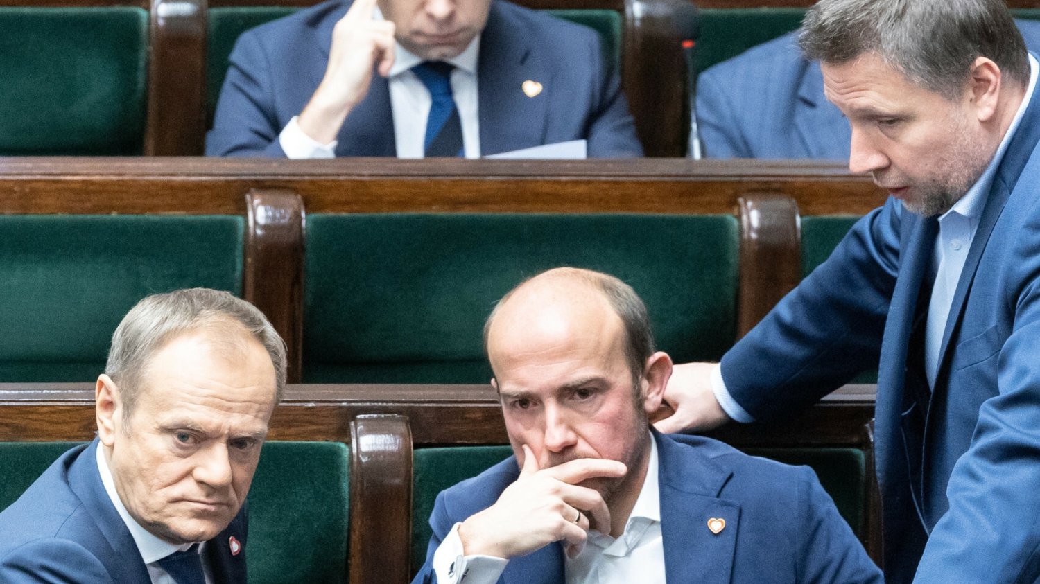 Rada UE wszczyna procedurę wobec Polski. Ekonomista tłumaczy, co to znaczy.