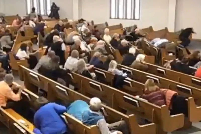 Na nagraniu widać przebieg zdarzeń w kościele w White Settlement w Texasie.