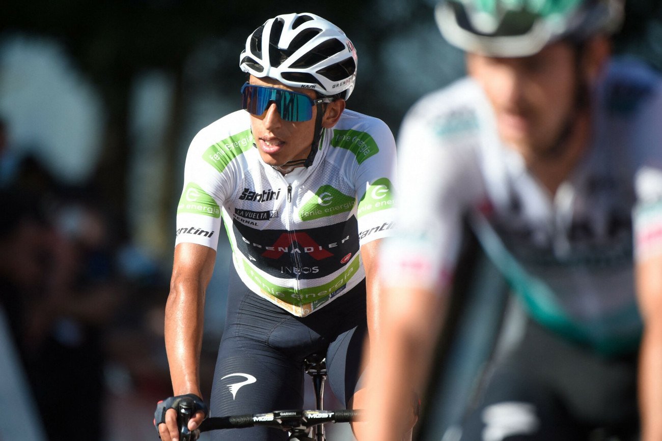 Egan Bernal przeszedł skomplikowaną operację kręgosłupa. Na szczęście zabieg w szpitalu w Bogocie był udany.