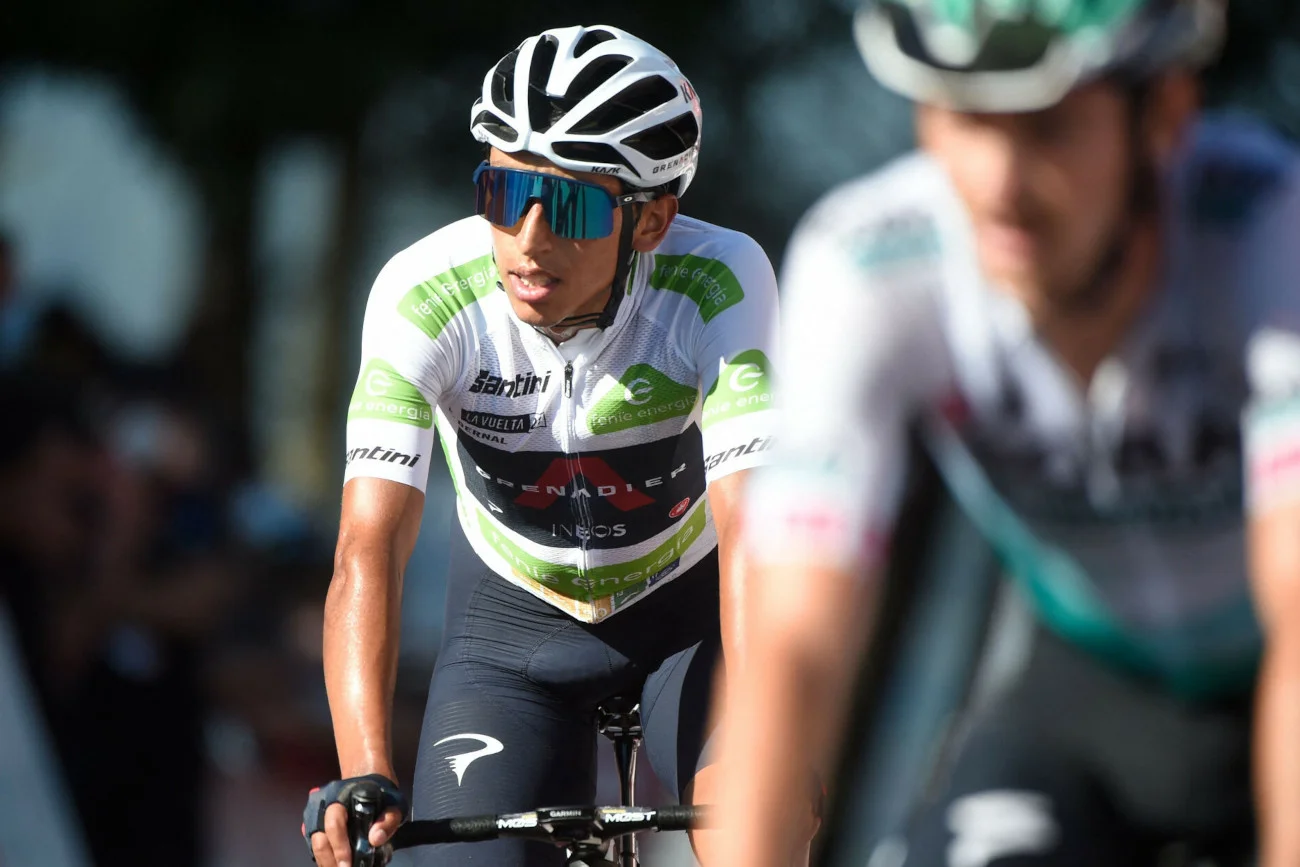 Egan Bernal przeszedł skomplikowaną operację kręgosłupa. Na szczęście zabieg w szpitalu w Bogocie był udany.