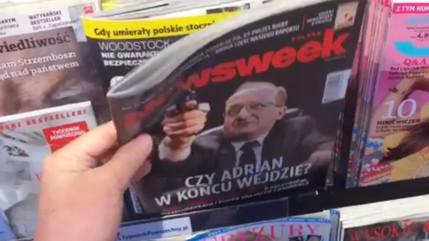 W kioskach trwa wojna na to, która gazeta będzie na widoku.