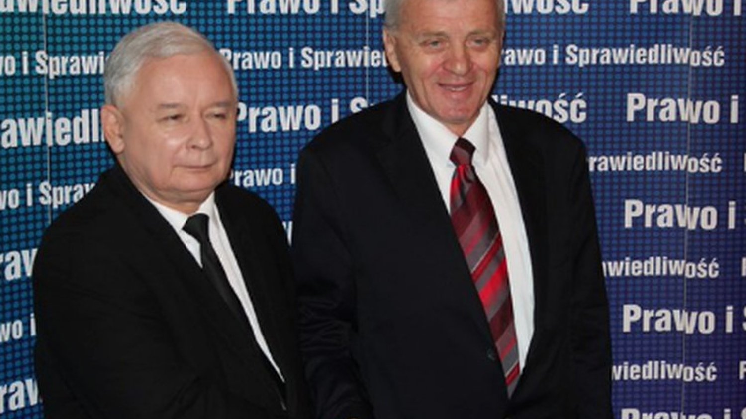 Senator Stanisław Kogut podobno był bardzo oddany Jarosławowi Kaczyńskiemu i nie raz gościł go w Nowym Sączu.