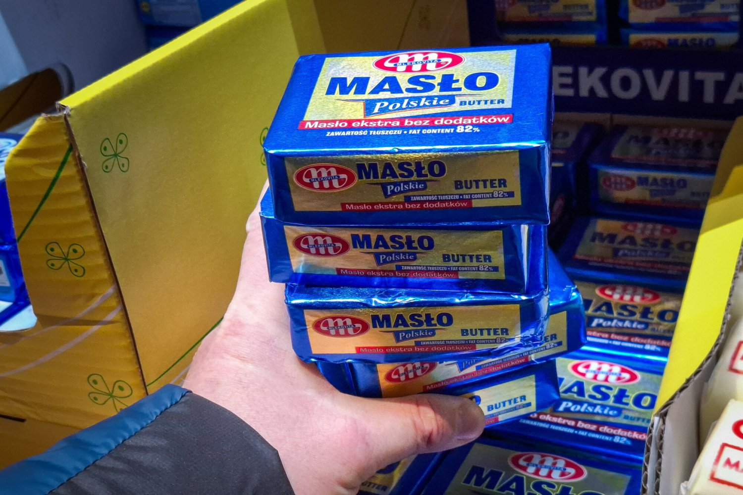 Świetna promocja na masło w Biedronce. Można je kupić za niecałe 5 zł pod jednym warunkiem