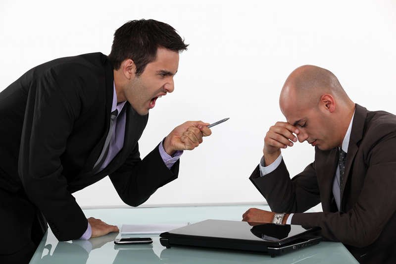 Polacy nie ufają szefom – wynika z badań Procontent Communication