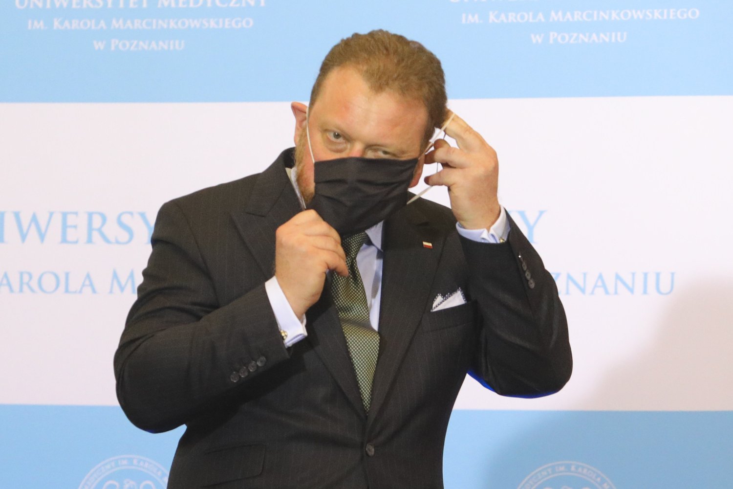 Wielowątkowe śledztwo dotyczące oszustwa i niegospodarności wielkich rozmiarów w Ministerstwie Zdrowia rozpoczęła warszawska Prokuratura Okręgowa.