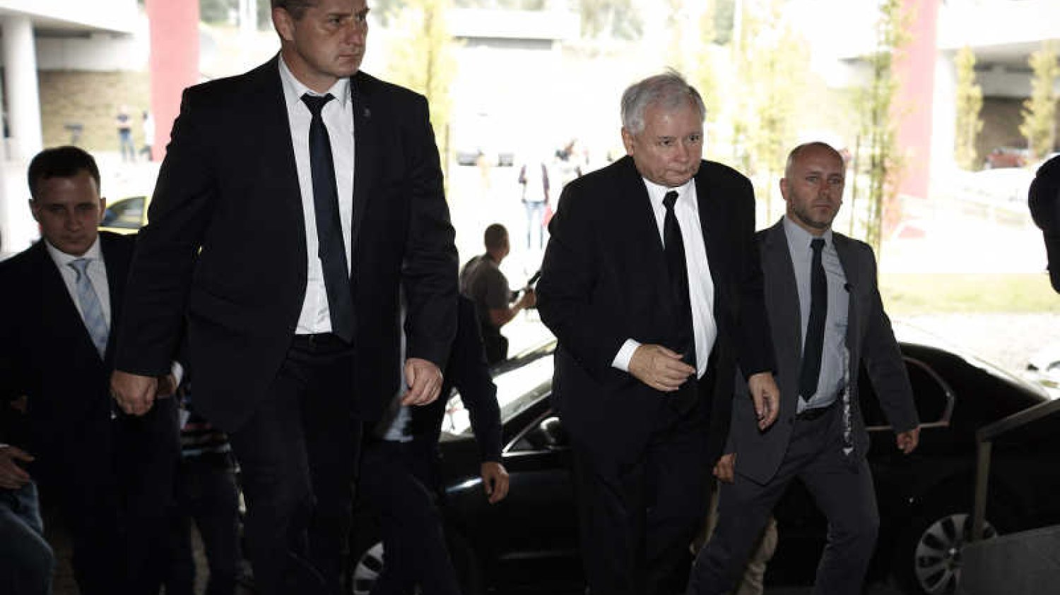 Ochroniarze Jarosława Kaczyńskiego opłacani przez PiS.
