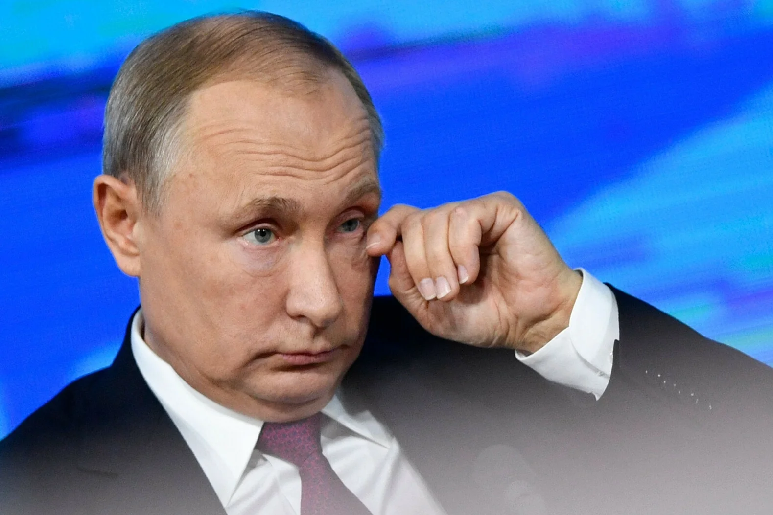 Władimir Putin na spotkaniu ze studentami pojawił się w absurdalnym obuwiu.