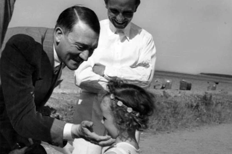 Wkrótce Niemcy będą pamiętali Adolfa Hitlera tylko tak?