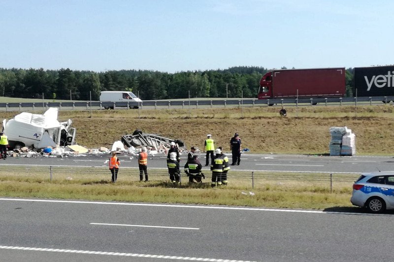 Na trasie S7 doszło do karambolu, jedna osoba zginęła na miejscu.