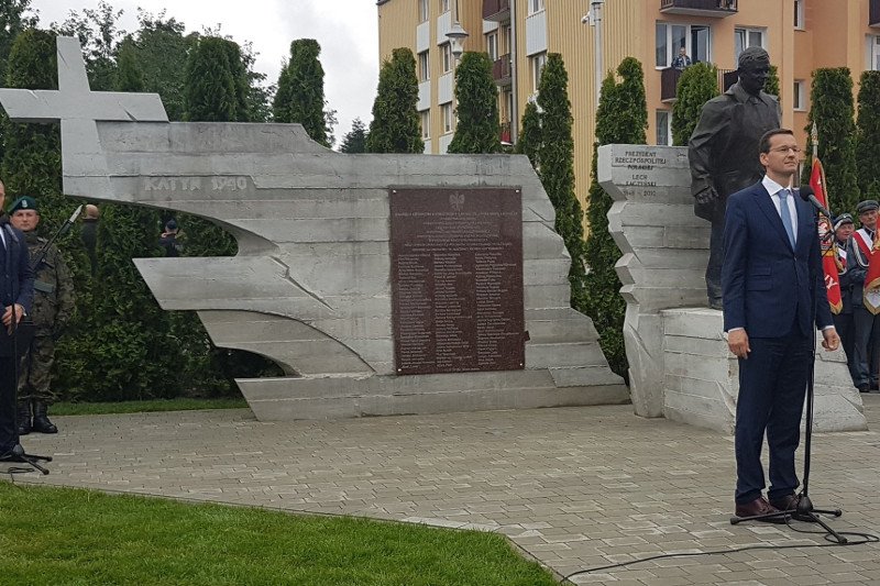 Pomnik Lecha Kaczyńskiego i Ofiar Katastrofy Smoleńskiej w Kraśniku budzi ogromne kontrowersje.