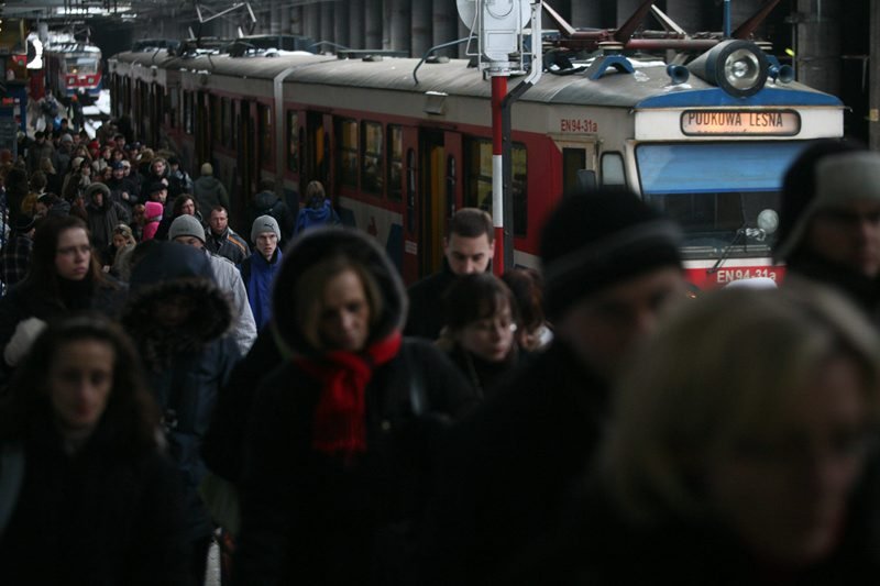 Czy im dłużej dojeżdżamy do pracy tym mniej jesteśmy szczęśliwi?