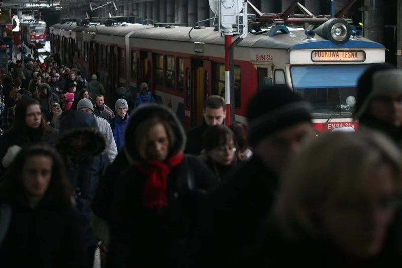 Czy im dłużej dojeżdżamy do pracy tym mniej jesteśmy szczęśliwi?