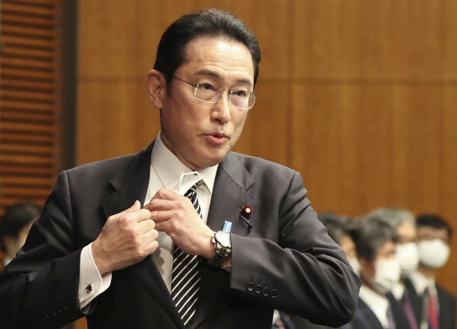 Japoński premier odbył rozmowę z Władimirem Putinem ws. napięcia między Rosją i Ukrainą.