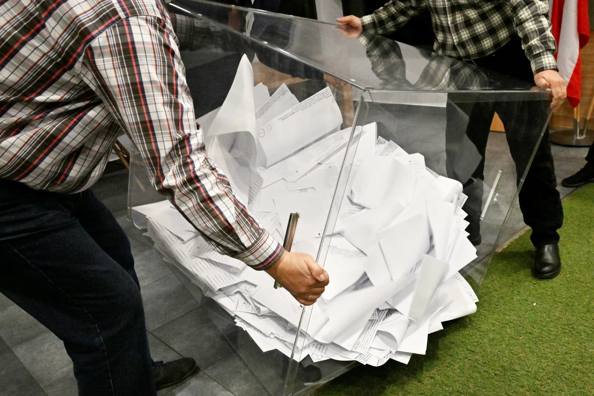 Wybory prezydenckie 2025. PKW dostała podpisy od 17 kandydatów