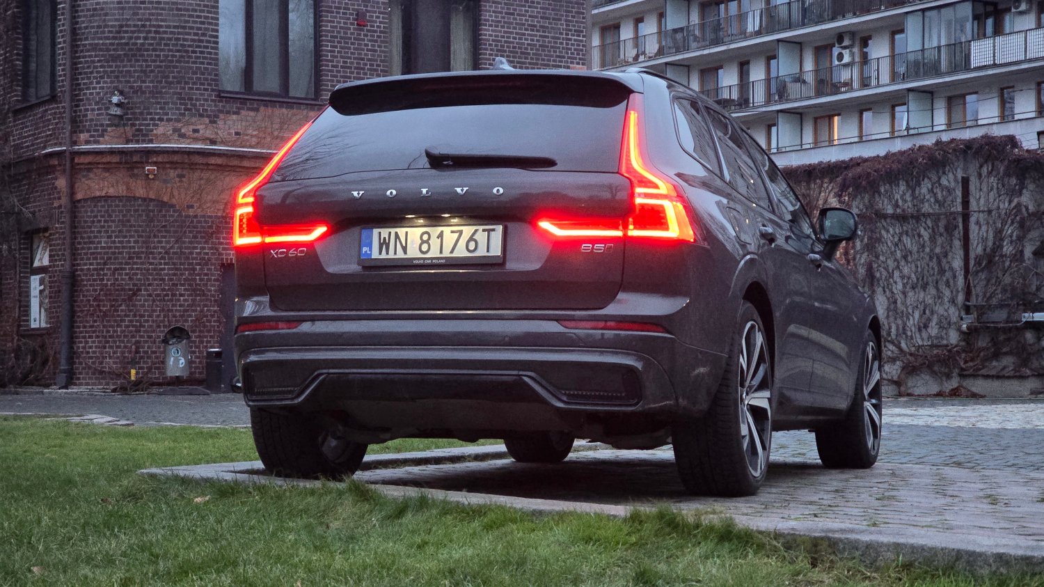 Światła tylne w Volvo są niepodrabialne. Każdy rozpozna ten wzór i sygnaturę!