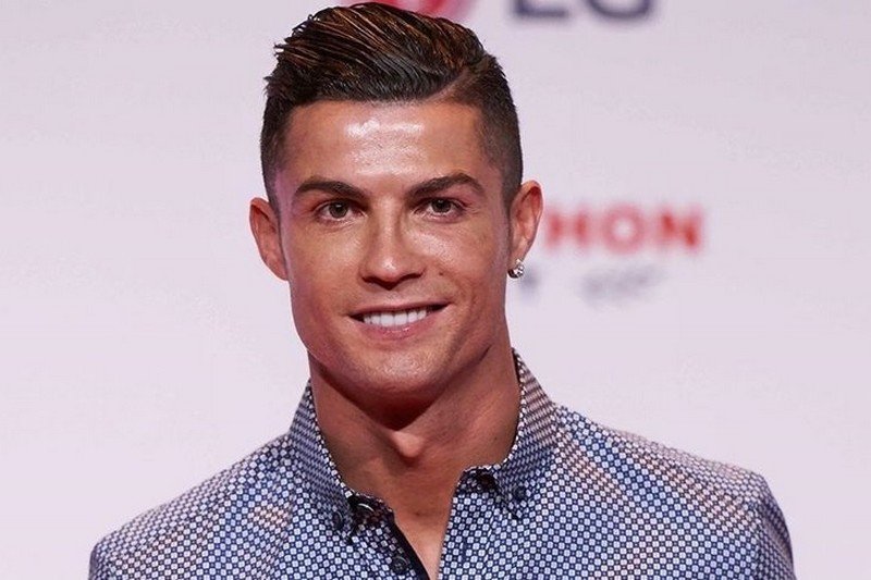 Cristiano Ronaldo imprezował m.in. z dziewczyną i swoją matką.