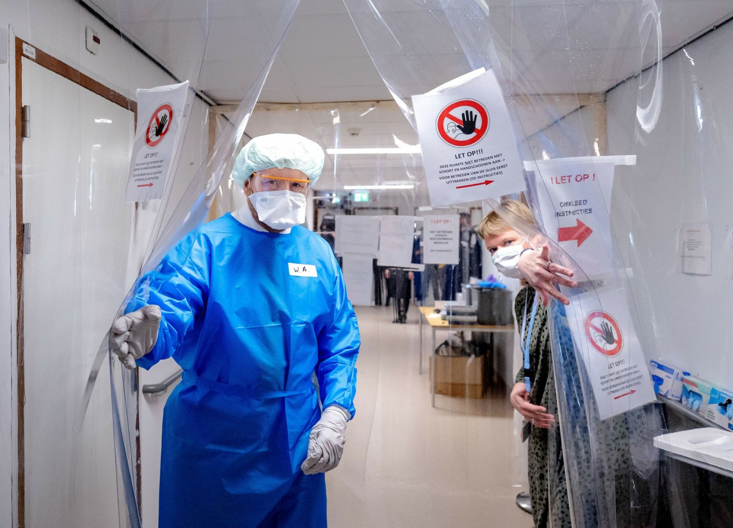 Na zdjęciu król Willem-Alexander w szpitalu.