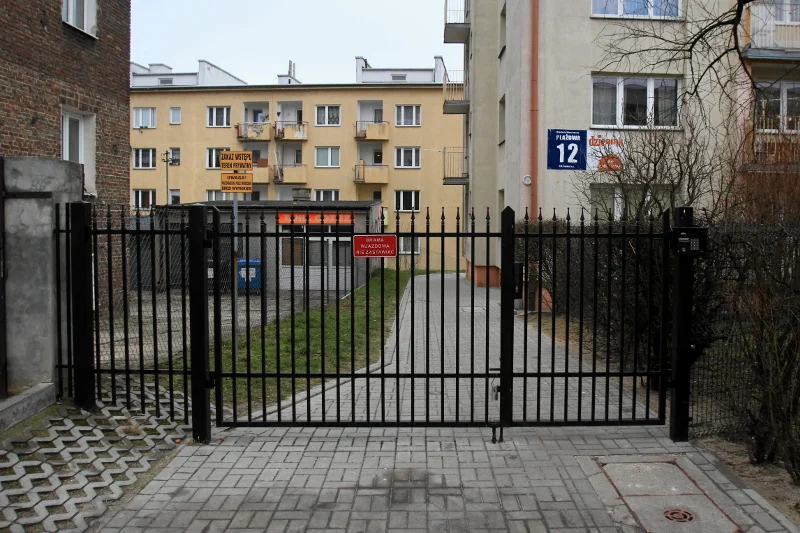 W moim regionie chłopaki ściągają furtki niezamężnym dziewczynom.