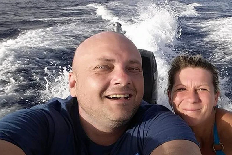 Angelika i Marcin Klis wyjechali z Darłowa kilka lat temu, ale wiele osób ich jeszcze pamięta. W rodzinnym mieście zapłonęły znicze.