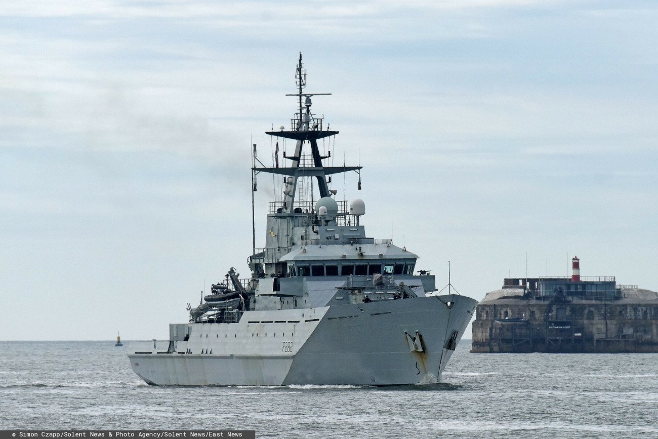 Okręt brytyjskiej marynarki został ostrzelany na Morzu Czarnym przez Rosjan.