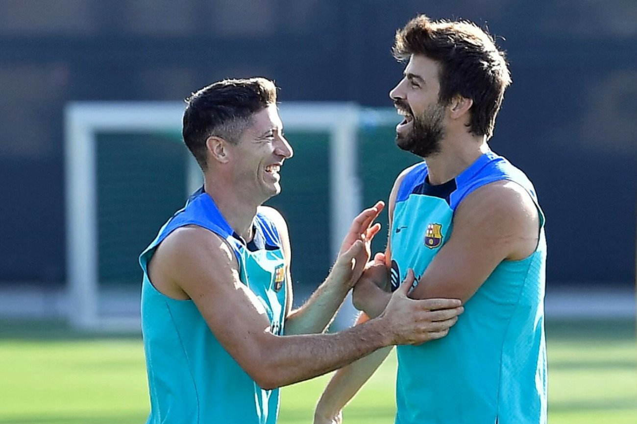 Robert Lewandowski i Gerard Pique podczas jednego z treningów Dumy Katalonii.