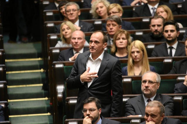 Posłowie Kukiz'15 domagają się ekstradycji uchodźcy z Syrii. Na zdjęciu Paweł Kukiz.