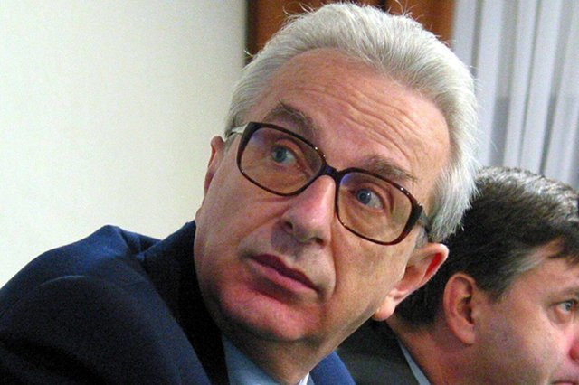 Prof. Zbigniew Lew-Starowicz przeprosił pacjentów, których leczył w przeszłości elektrowstrząsami