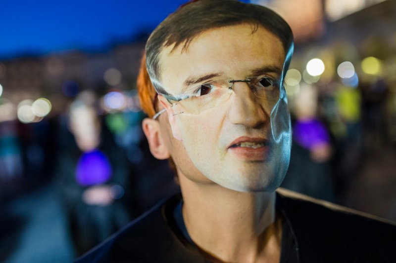 PiS nie chodziło o to, by sądy stały się bardziej przyjazne ludziom, ale by minister Zbigniew Ziobro miał większy wpływ na ich obsadę