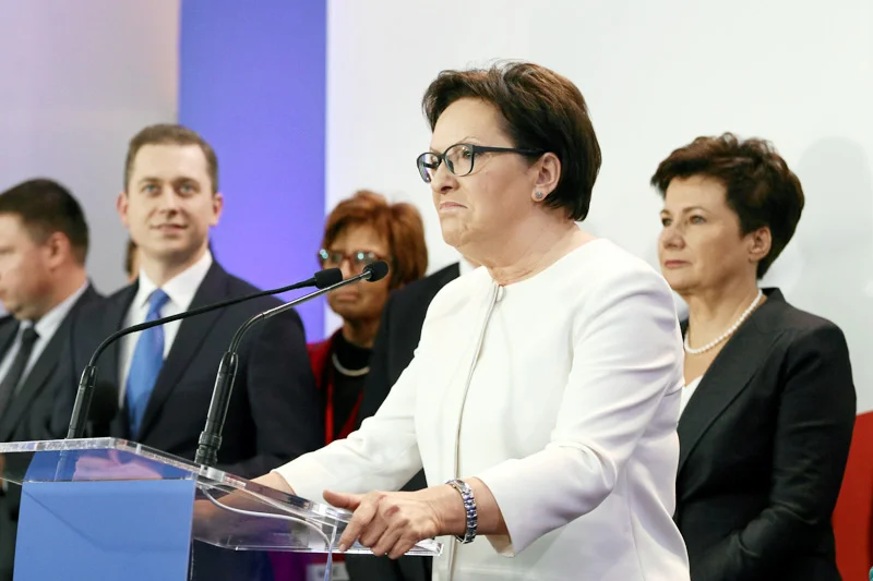 Ewa Kopacz liderką zjednoczonej opozycji? Ryszard Petru zapomniał chyba, że to ona doprowadziła do osłabienia PO, które umożliwiło PiS sięgnięcie po wszechwładzę w Polsce.