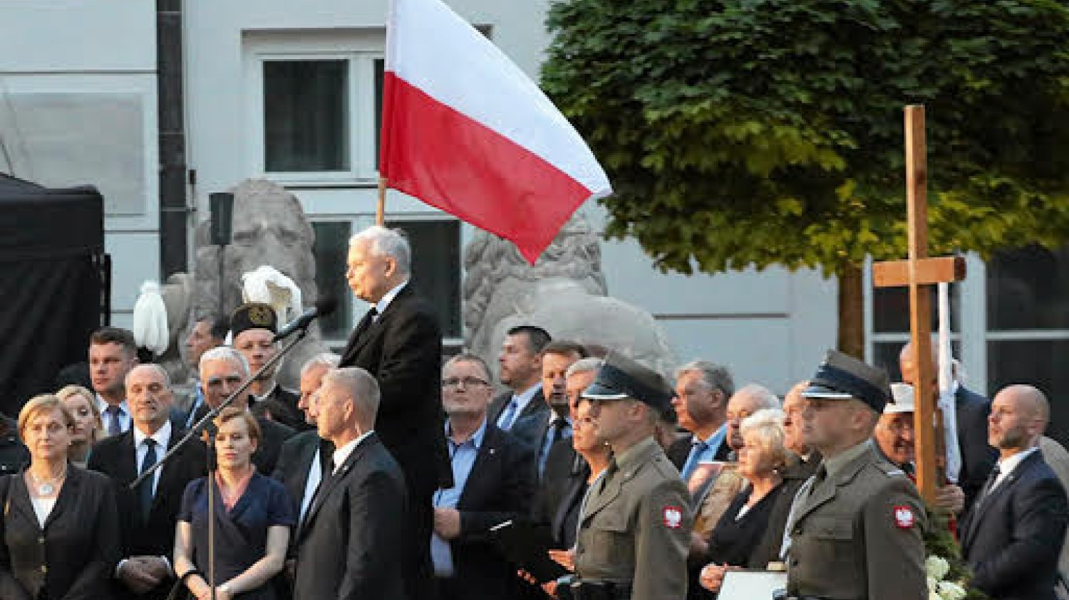 Poseł Kaczyński tym razem większy nacisk położył na ekshumacje, a nie przyczyny katastrofy smoleńskiej.