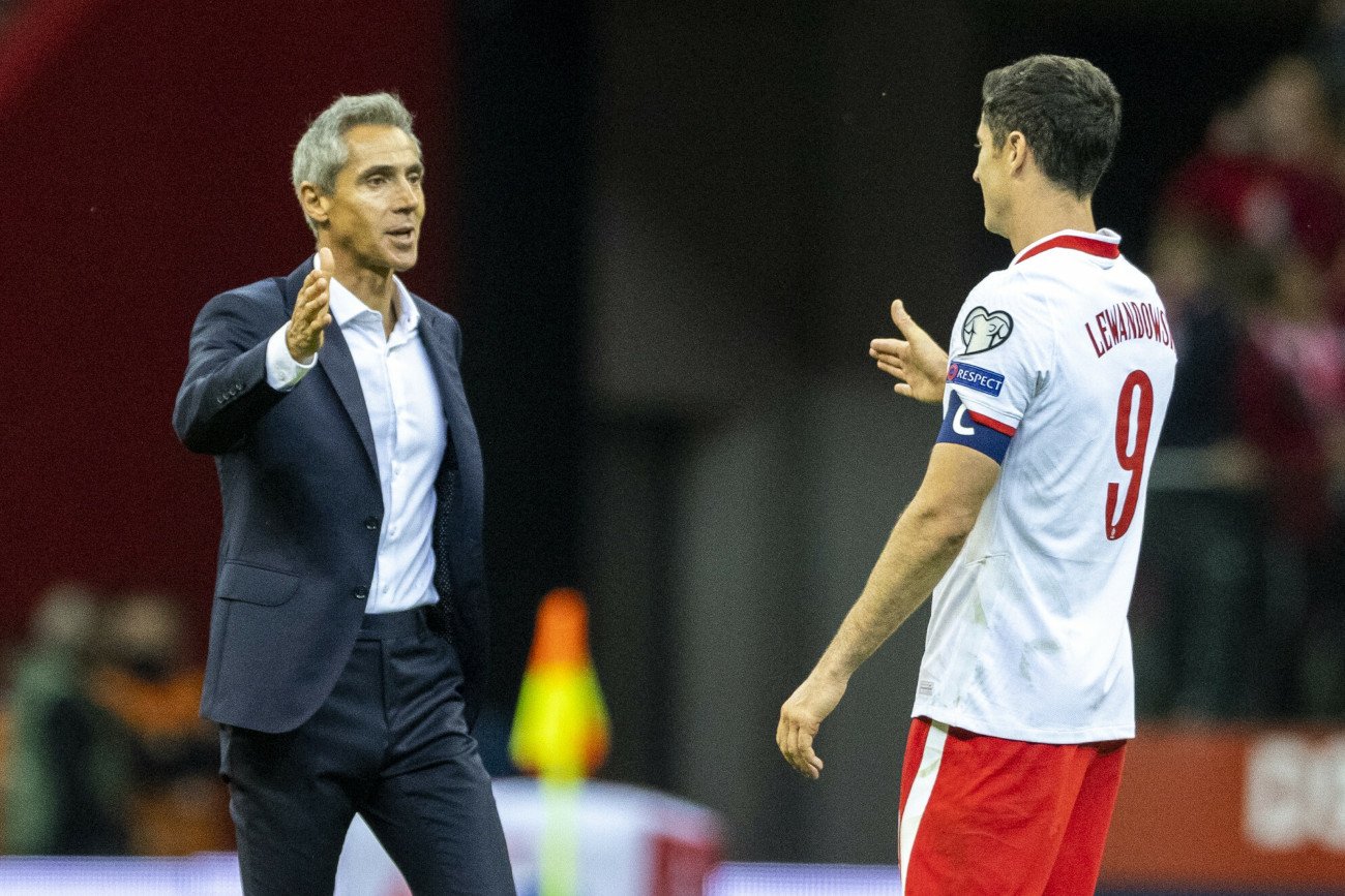 Trener Paulo Sousa ma duży komfort pracy, kiedy na boisku jest lider Polaków, Robert Lewandowski.